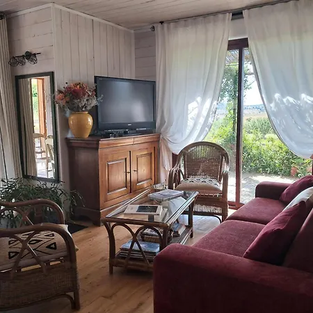 Nyaraló Petite Maison En Bois Rogues